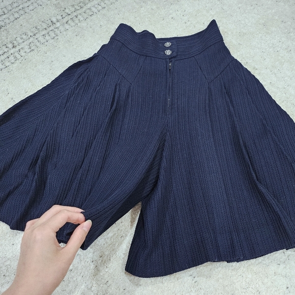 CHANEL Navy Flowy Short/Skirt - Picture 6 of 10